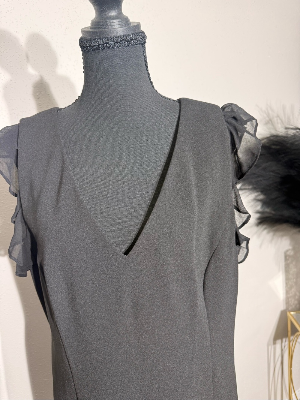 Donna Karan New York Black Ruffle Sleeve V-Neck Midi Dress Size 14 NWT - Picture 3 of 10